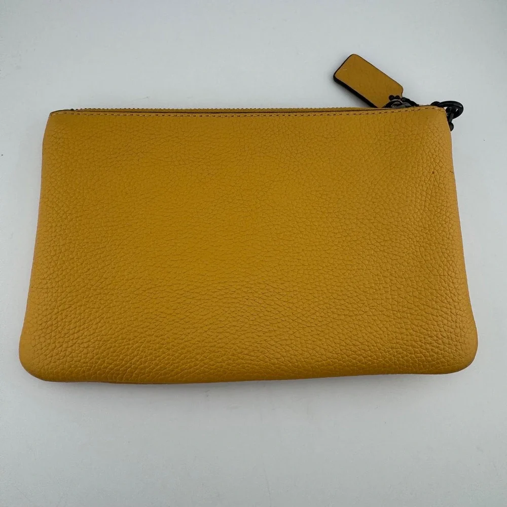 Coach Pebbled Leather Wristlet Small Mustard Yellow Excellent Zip Clutch (2117)‎